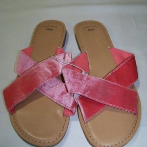 Gap Women's Velvet Criss Cross Slip On Flats